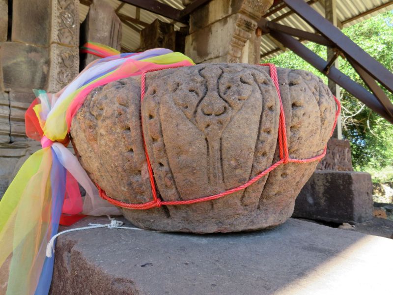 File:T33018 Prasat Ta Leng 2.jpg